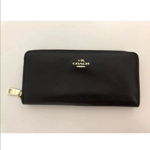Coach Black Zip Around Clutch Leather Wallet NWOT